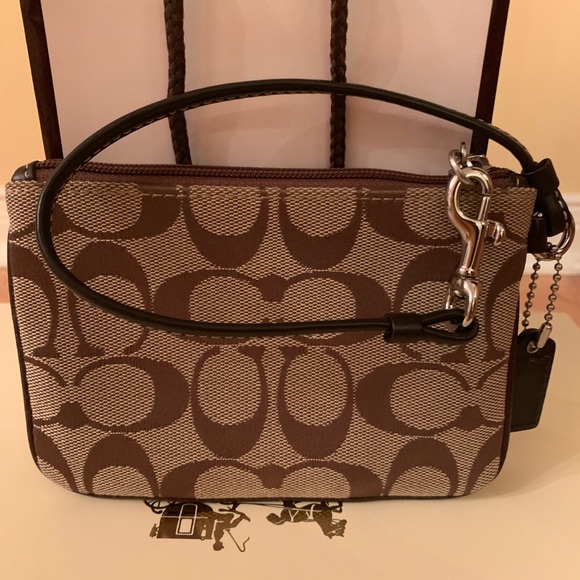 Coach Wristlet in Colourblock Signature - Picture 3 of 5